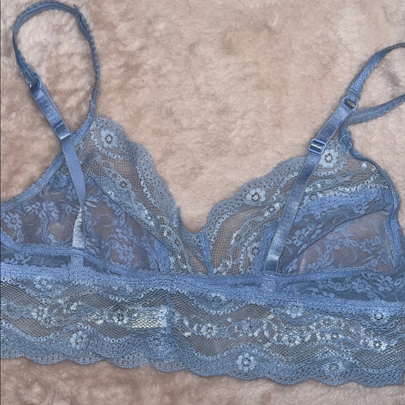 Elegant Lace Bralette in Soft Blue - Picture 4 of 5